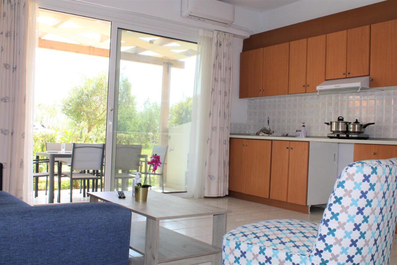 Kalamaki Plaza Apartments エクステリア 写真