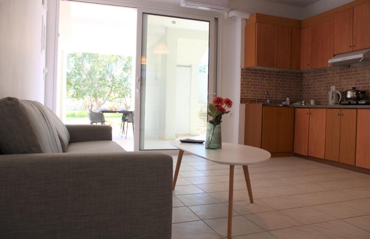 Kalamaki Plaza Apartments エクステリア 写真